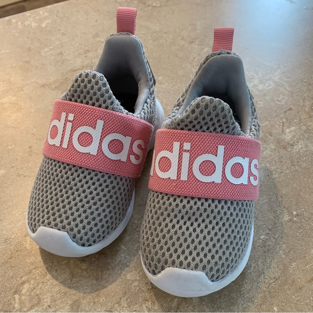 Adidas- toddler- lite racer Size 5